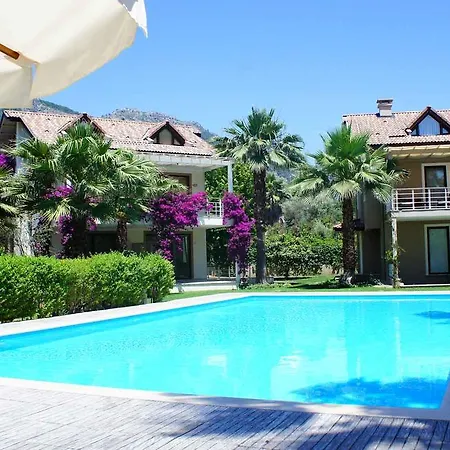 Aquamarine Garden Deluxe Apartamento *